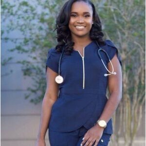 Jaanuu Tulip Scrub top with gold Zipper and Large Joggers, NWTs